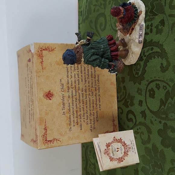 Vintage Collectable Figurine - Picture 3 of 4